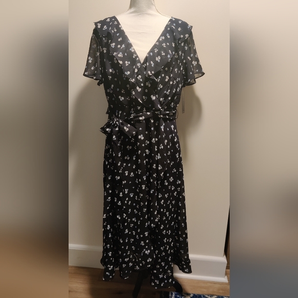 Lane Bryant Flutter-Sleve Ruffle Midi Dress - Picture 6 of 8